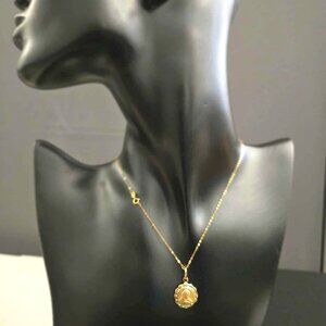 Religious pendant
